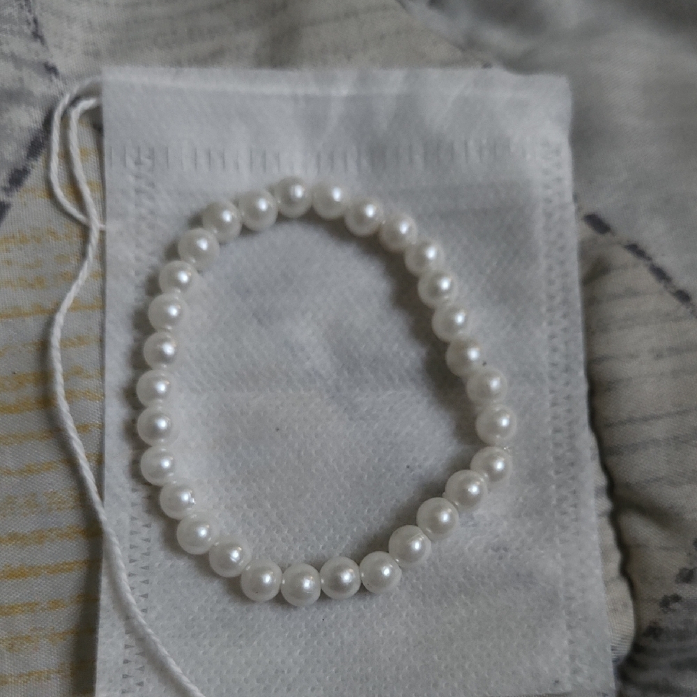 Vantel Pearls White Bracelet